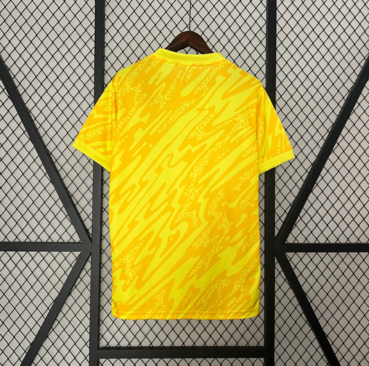 France 2024 goalkeeper yellow shirt