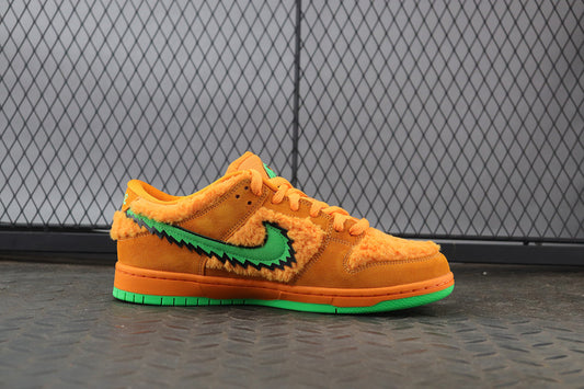 Nike dunk sb low grateful dead orange bear, all sizes available.