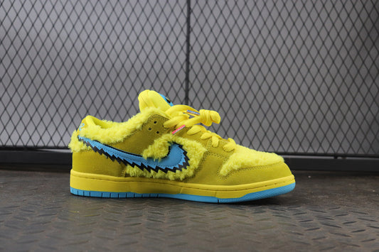 Nike dunk sb low grateful dead yellow bear, all sizes available.
