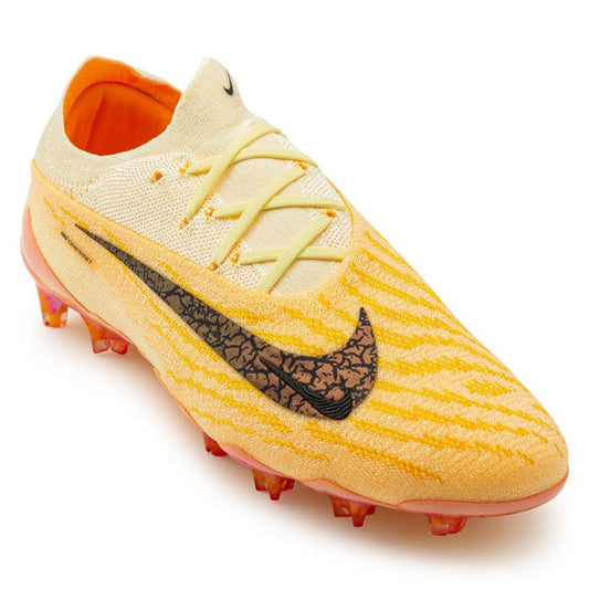 front view of the Nike Phantom GX Elite FG Blaze in Tint/Crush colorway