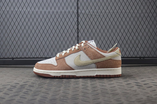 Nike dunk low medium curry, all sizes available.
