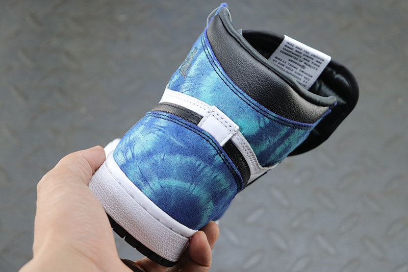 Nike air jordan 1 high tie dye, all sizes available.