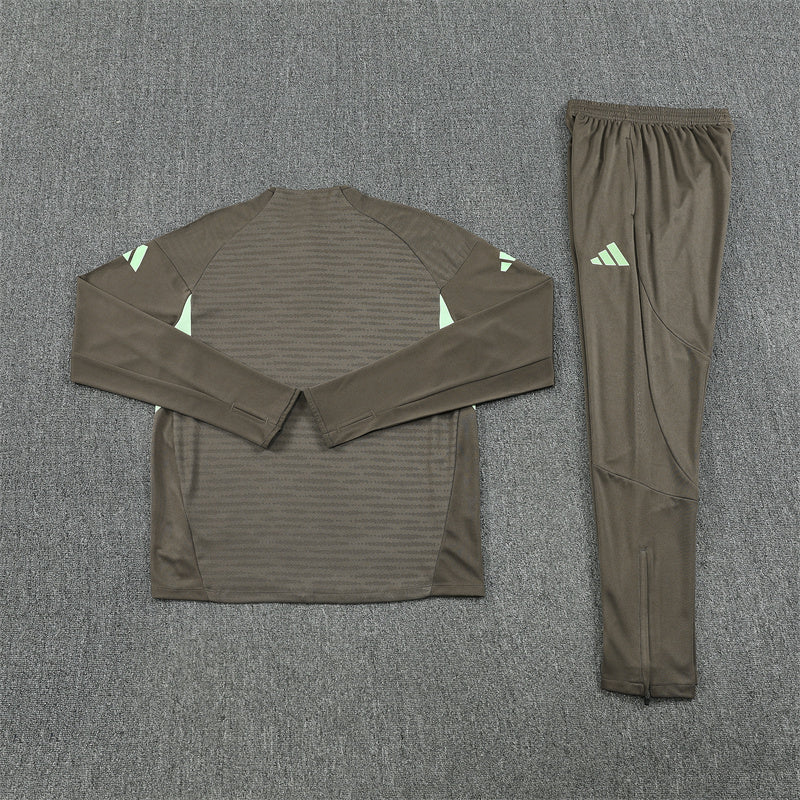 Real Madrid 25/26 Tracksuit - Olive