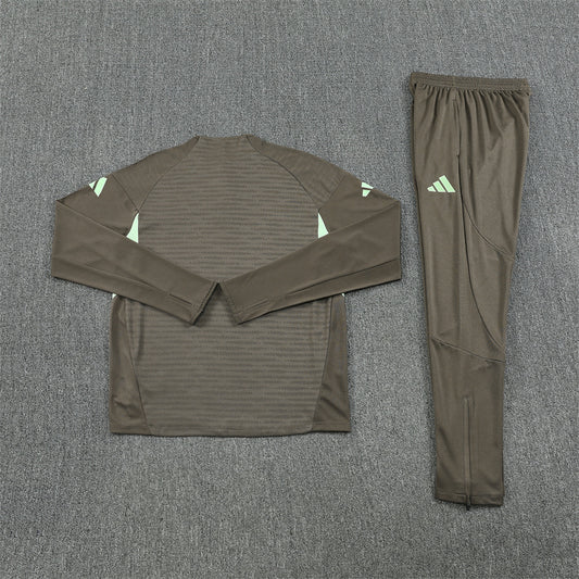 Real Madrid 25/26 Tracksuit - Olive
