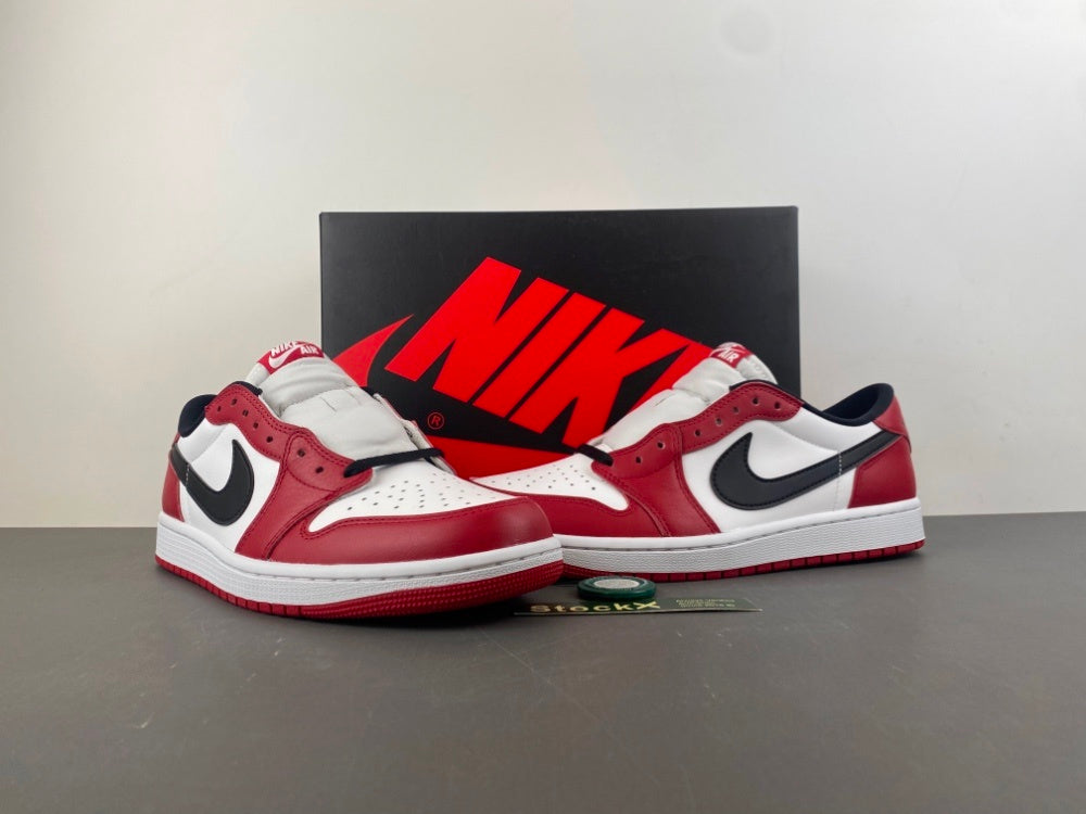 Nike Air Jordan 1 Retro Low OG "Chicago"
