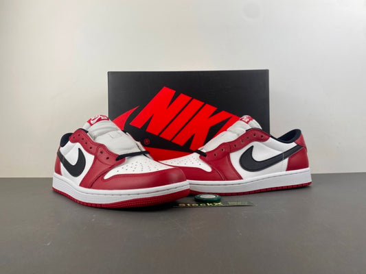 Nike Air Jordan 1 Retro Low OG "Chicago"