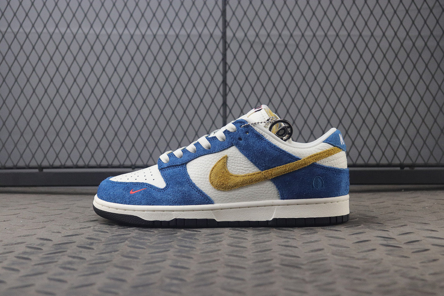 Nike dunk low x kasina 80s bus, all sizes available.
