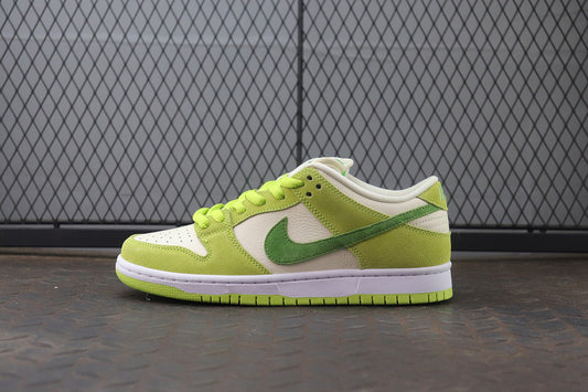 Nike dunk sb low green apple, all sizes available.