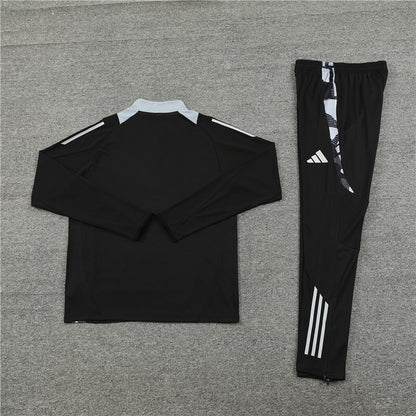 Manchester United 24/25 Tracksuit - Black