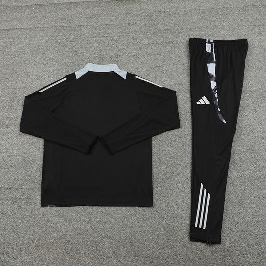 Manchester United 24/25 Tracksuit - Black