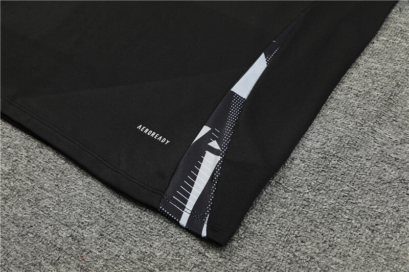 Manchester United 24/25 Tracksuit - Black