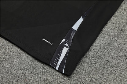 Manchester United 24/25 Tracksuit - Black