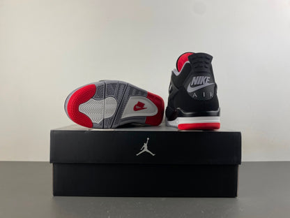 Nike Air Jordan 4 "Bred reinventadas"