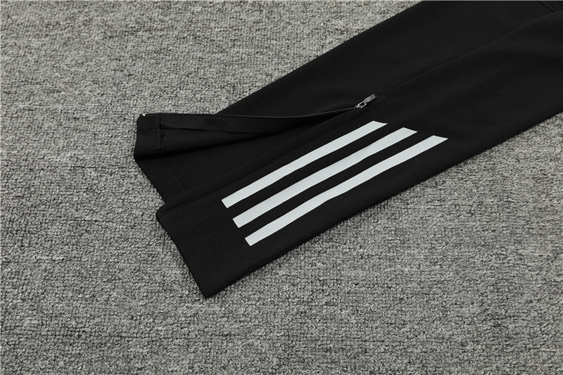 Manchester United 24/25 Tracksuit - Black