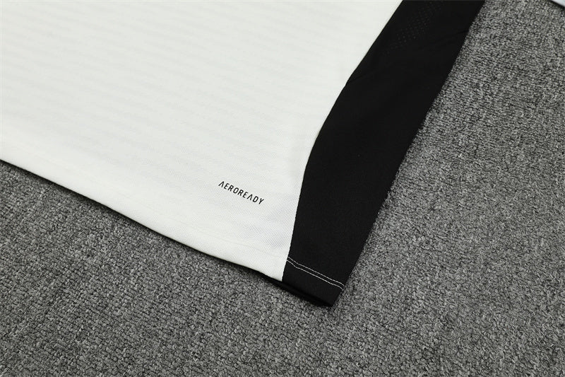 Liverpool FC 25/26 Tracksuit - White