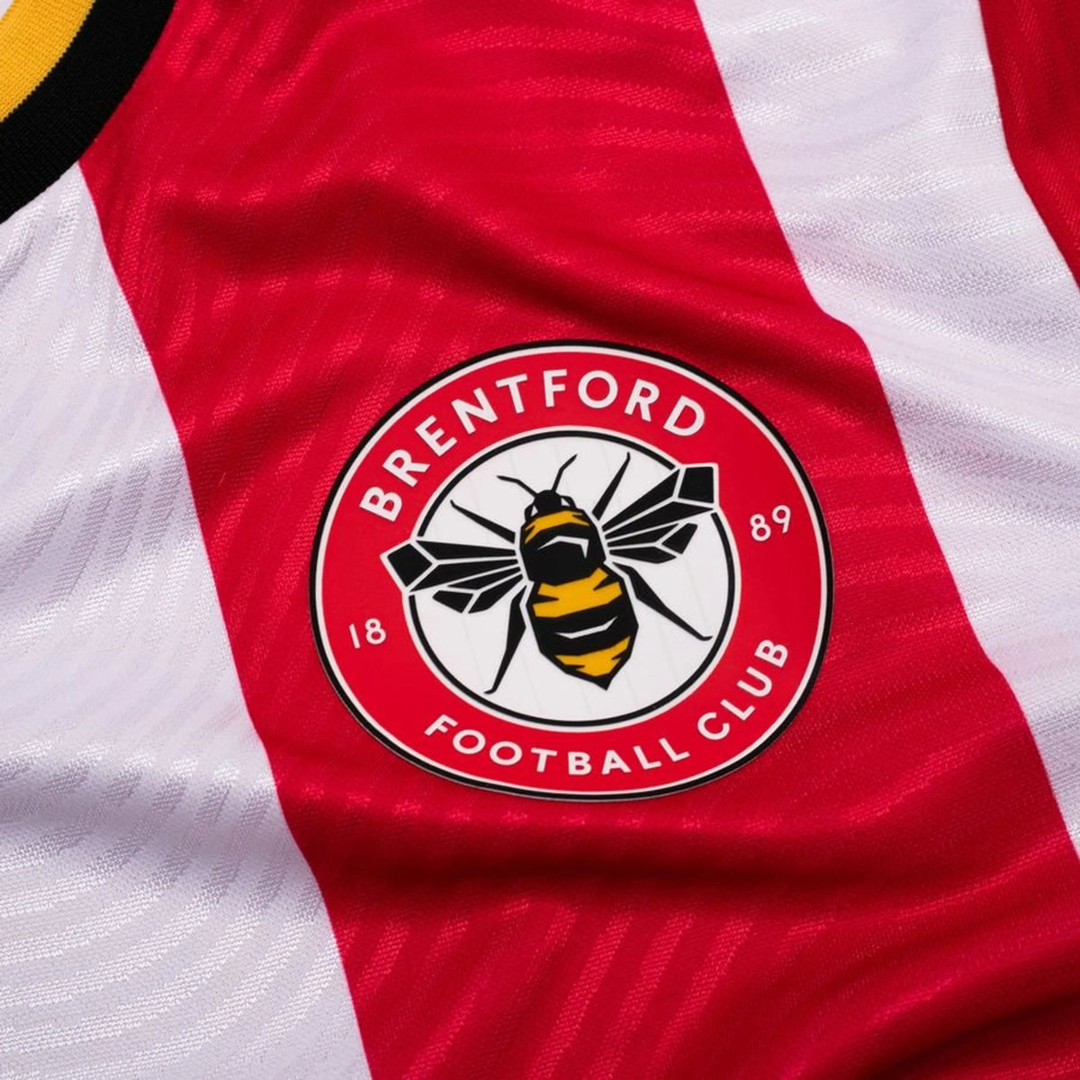 Camiseta Roja y Blanca de Local del Brentford 26/27