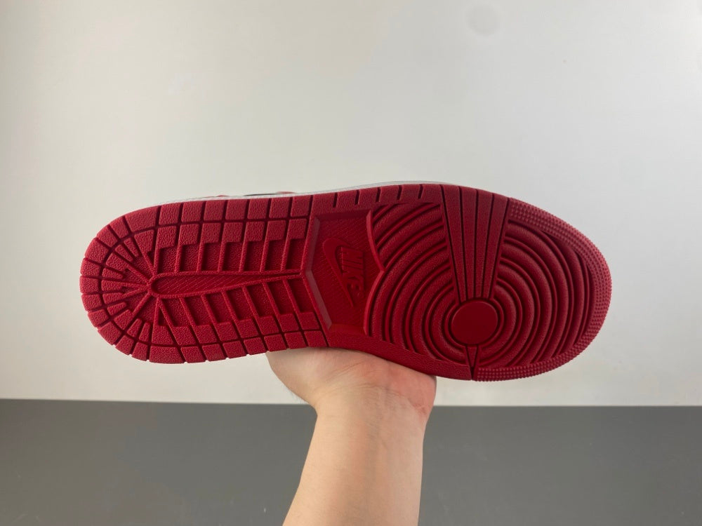 Nike Air Jordan 1 Retro Low OG "Chicago"