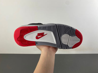 Nike Air Jordan 4 "Bred reinventadas"