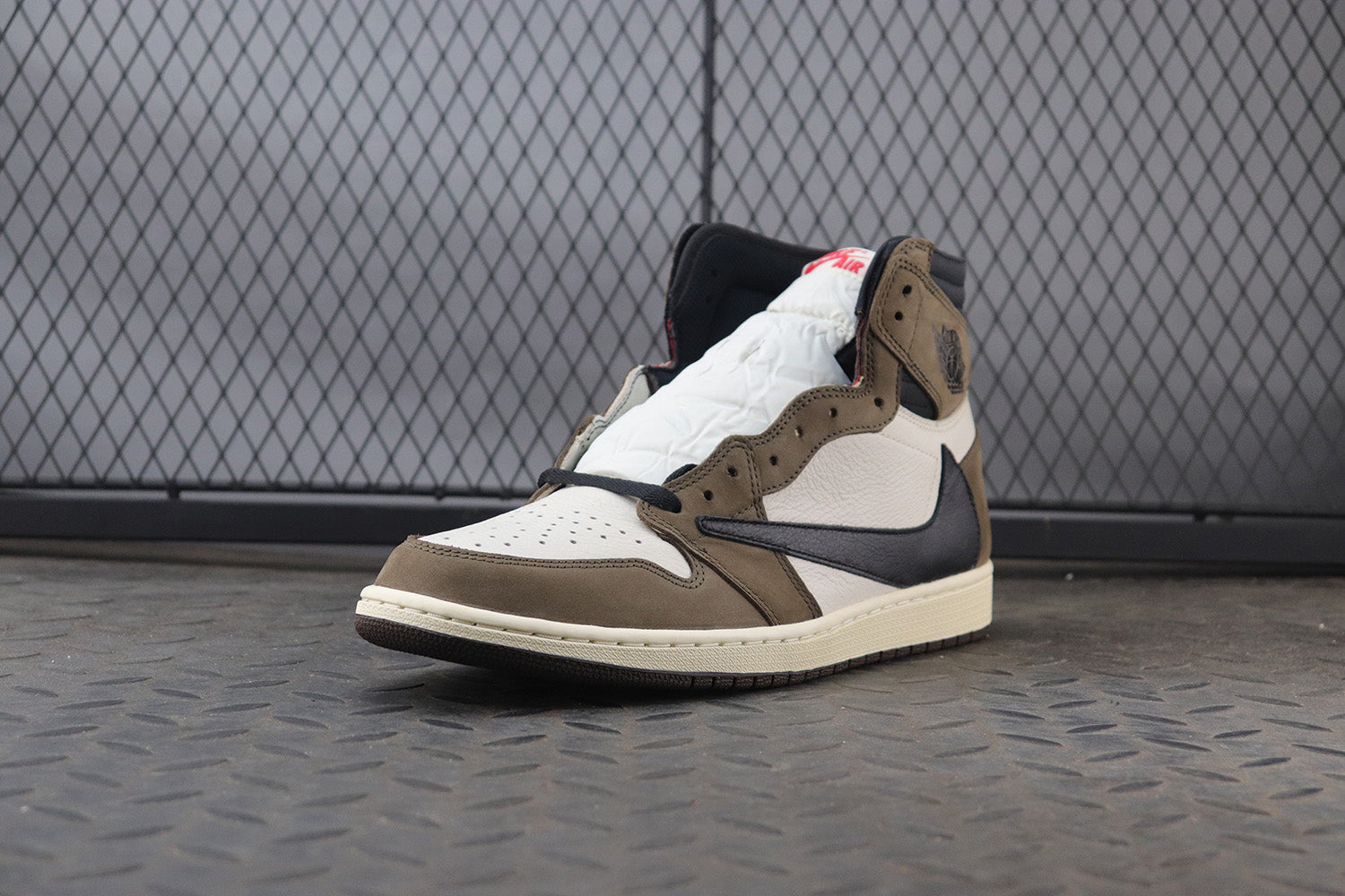 Nike air jordan 1 high x travis scott mocha, all sizes available.