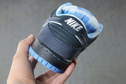 Nike dunk sb low blue lobster, all sizes available.