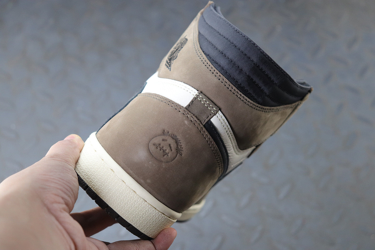 Nike air jordan 1 high x travis scott mocha, all sizes available.