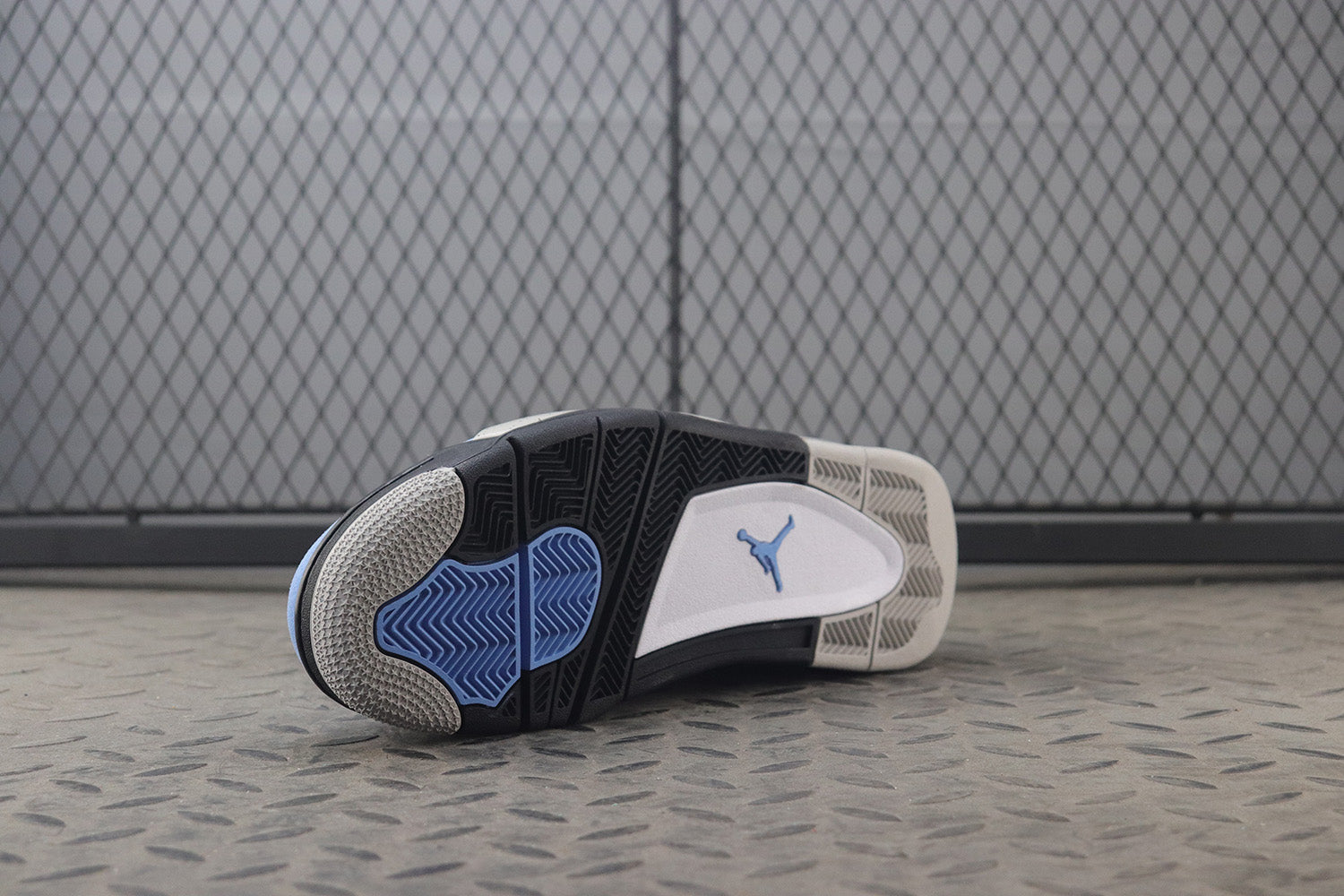 Nike air jordan 4 university blue, all sizes available.