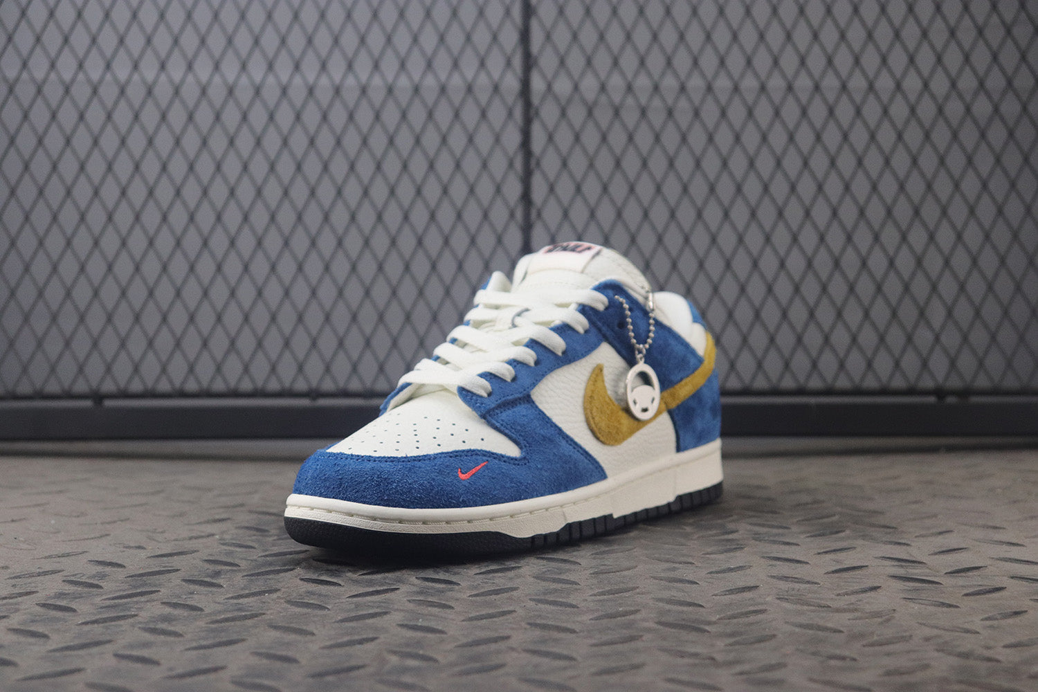 Nike dunk low x kasina 80s bus, all sizes available.