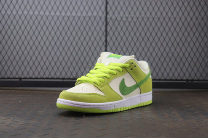 Nike dunk sb low green apple, all sizes available.