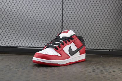 Nike dunk sb low chicago, all sizes available.