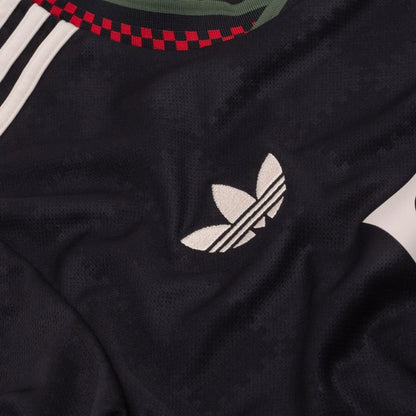 Adidas logo view on the Bayern Munchen 2025/26 Third Black Jersey