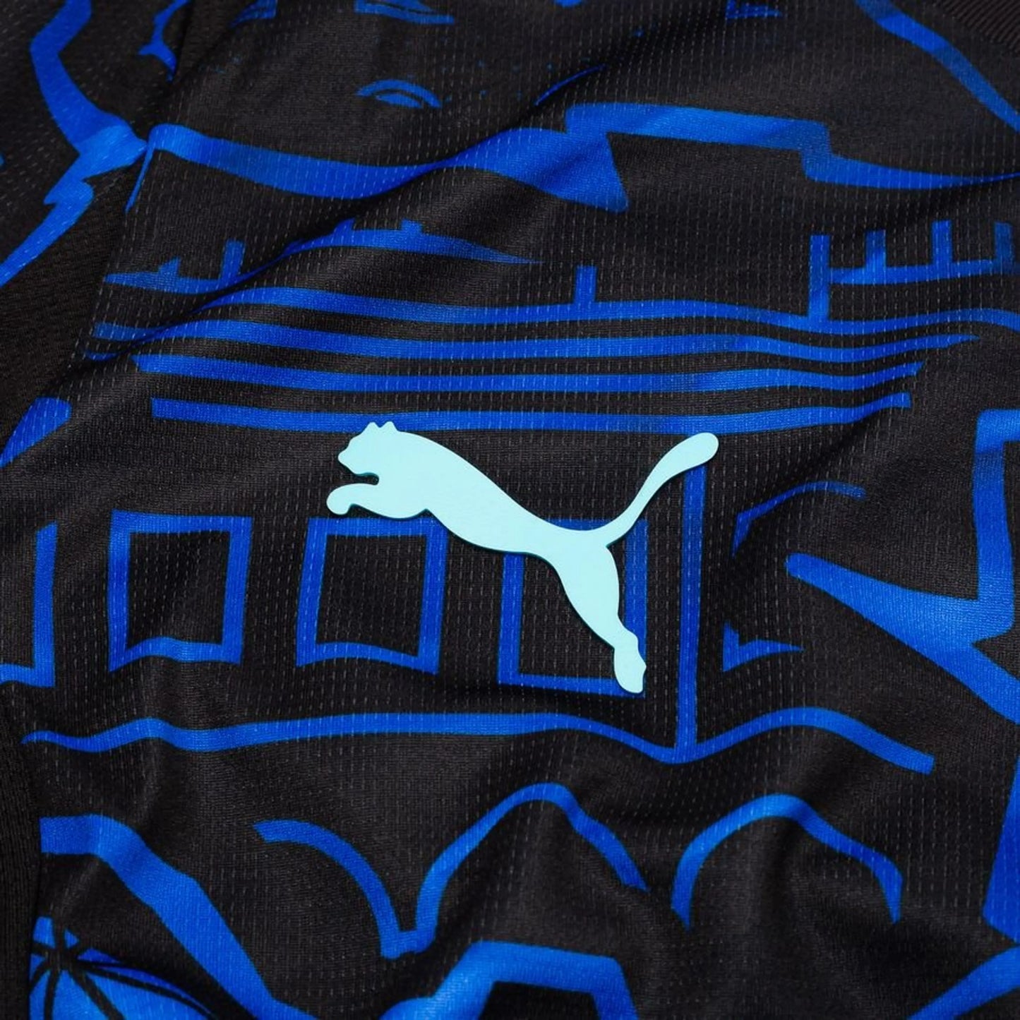 Puma logo view on the RB Leipzig 2025/26 Playershirt SPECIAL EDITION