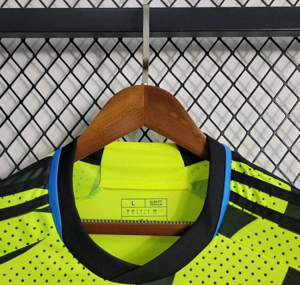 Arsenal 23/24 second away lime/black shirt