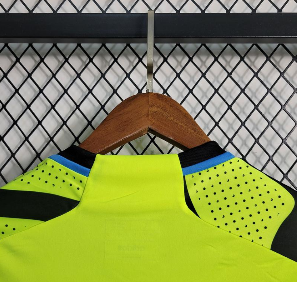 Arsenal 23/24 second away lime/black shirt