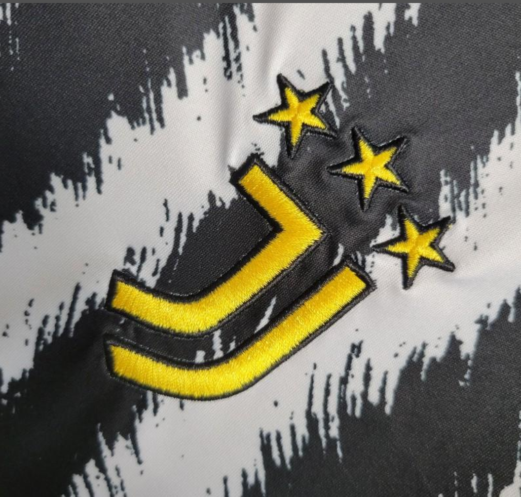 Juventus 23/24 home white/black shirt
