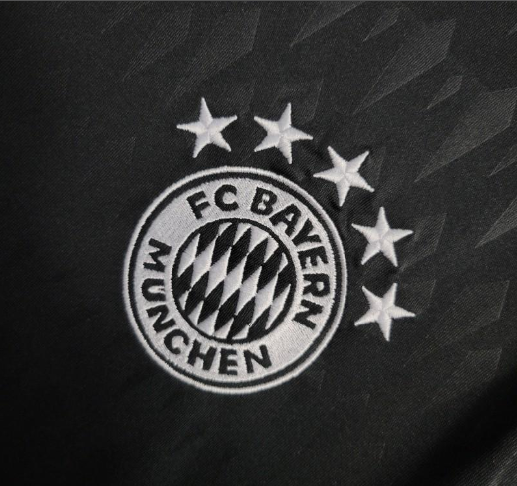Bayern Munich 23/24 goalkeeper black shirt