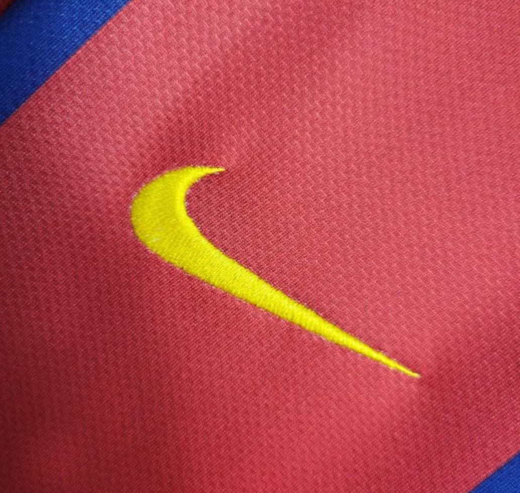 Barcelona 07/08 home red/blue shirt