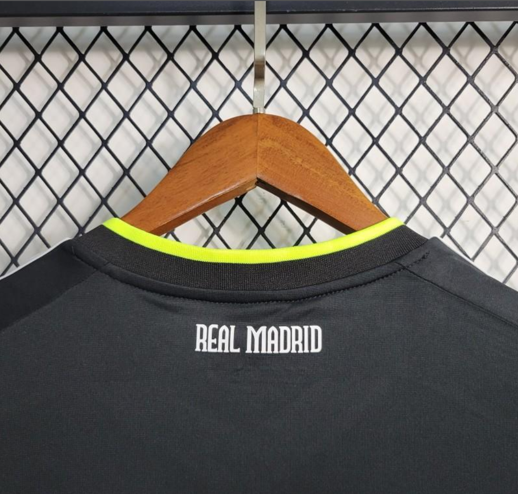 Real Madrid 10/11 away black shirt