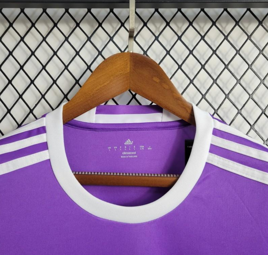 Real Madrid 17/18 purple shirt