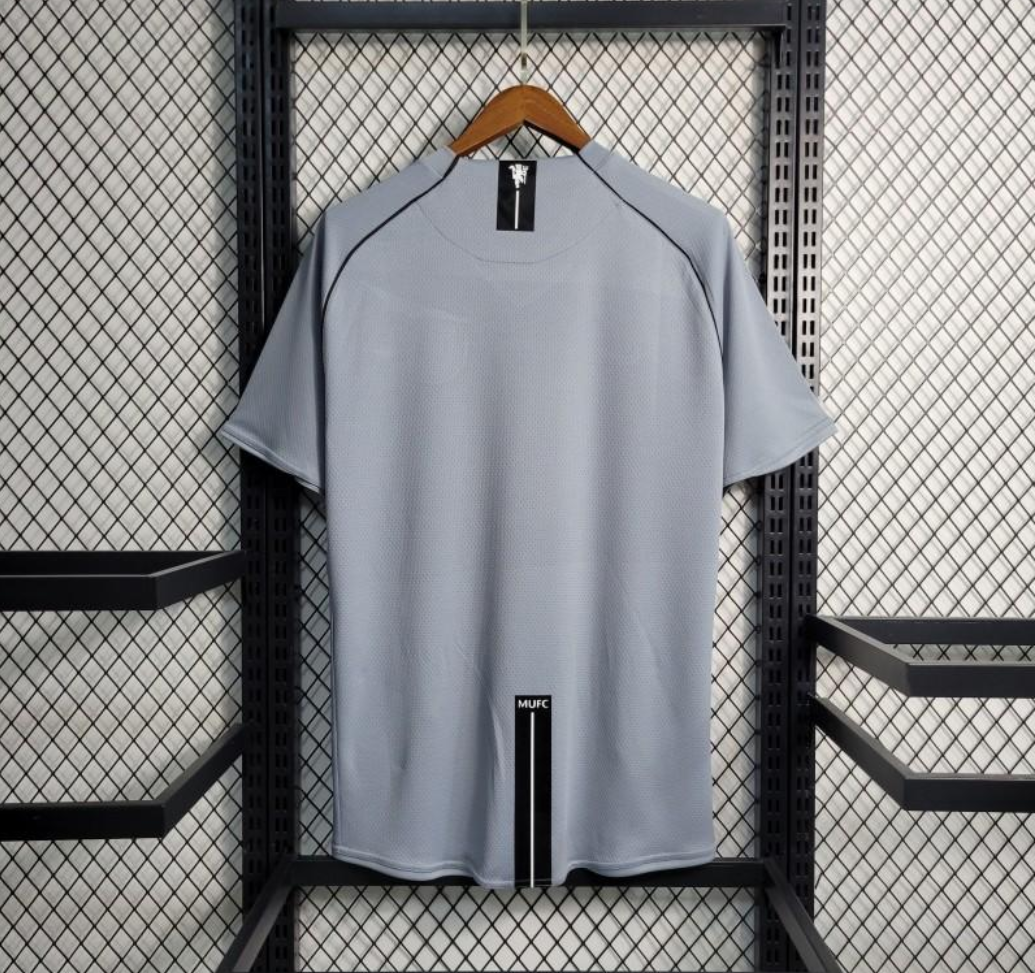 Manchester united 07/08 goalkeeper grey shirt