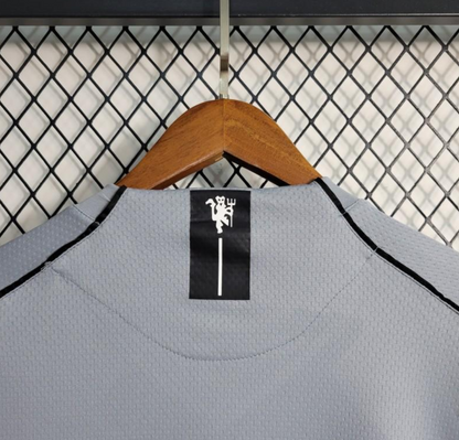 Manchester united 07/08 goalkeeper grey shirt
