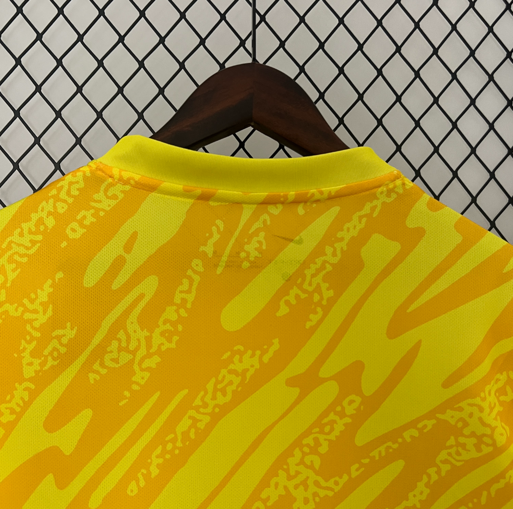 France 2024 goalkeeper yellow shirt