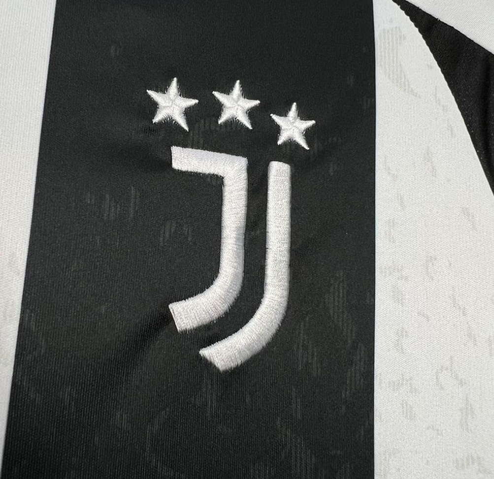 Juventus 24/25 Home Jersey – The Classic Stripe Reimagined