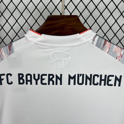 Bayern Munich 25/26 Away Jersey – The Statement Kit