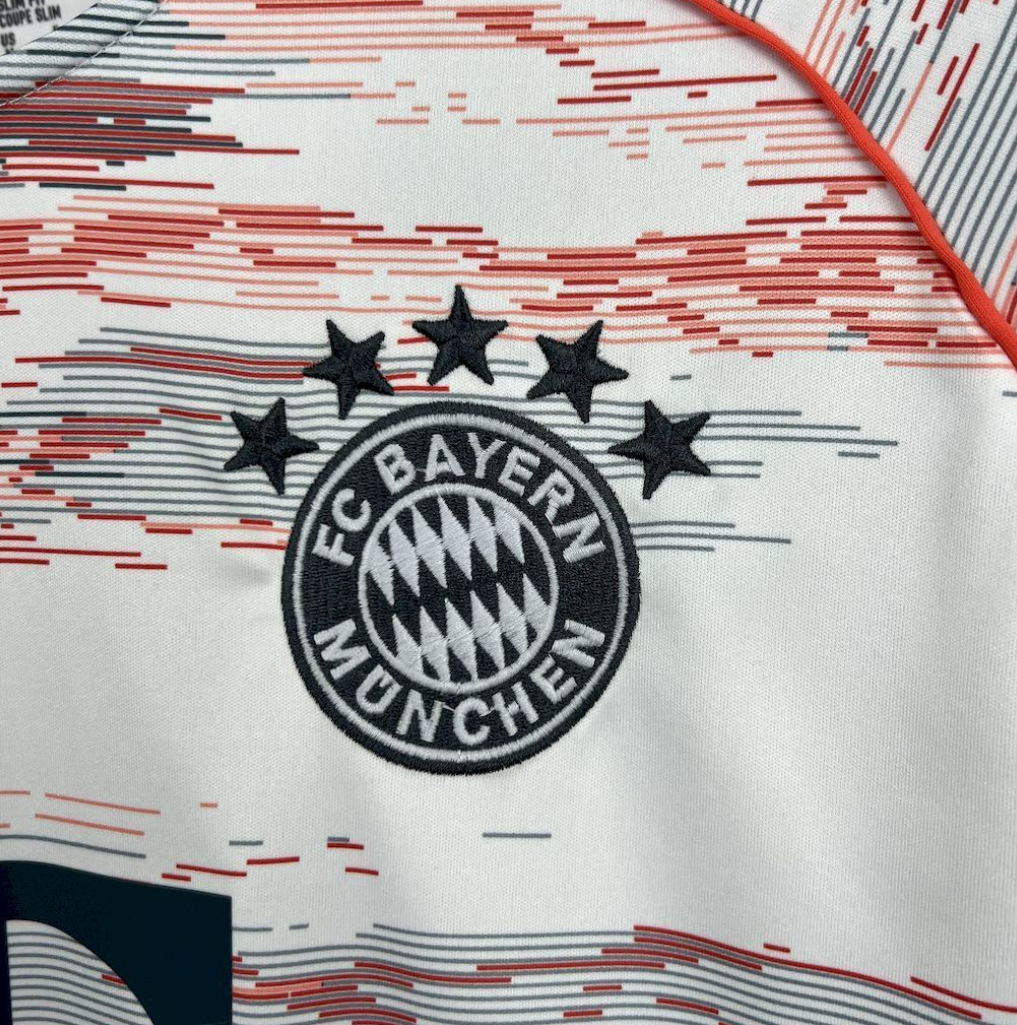 Bayern Munich 25/26 Away Jersey – The Statement Kit