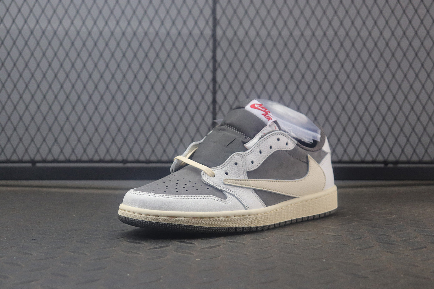  Travis Scott x Air Jordan 1 Low OG "Reverse Mocha".  