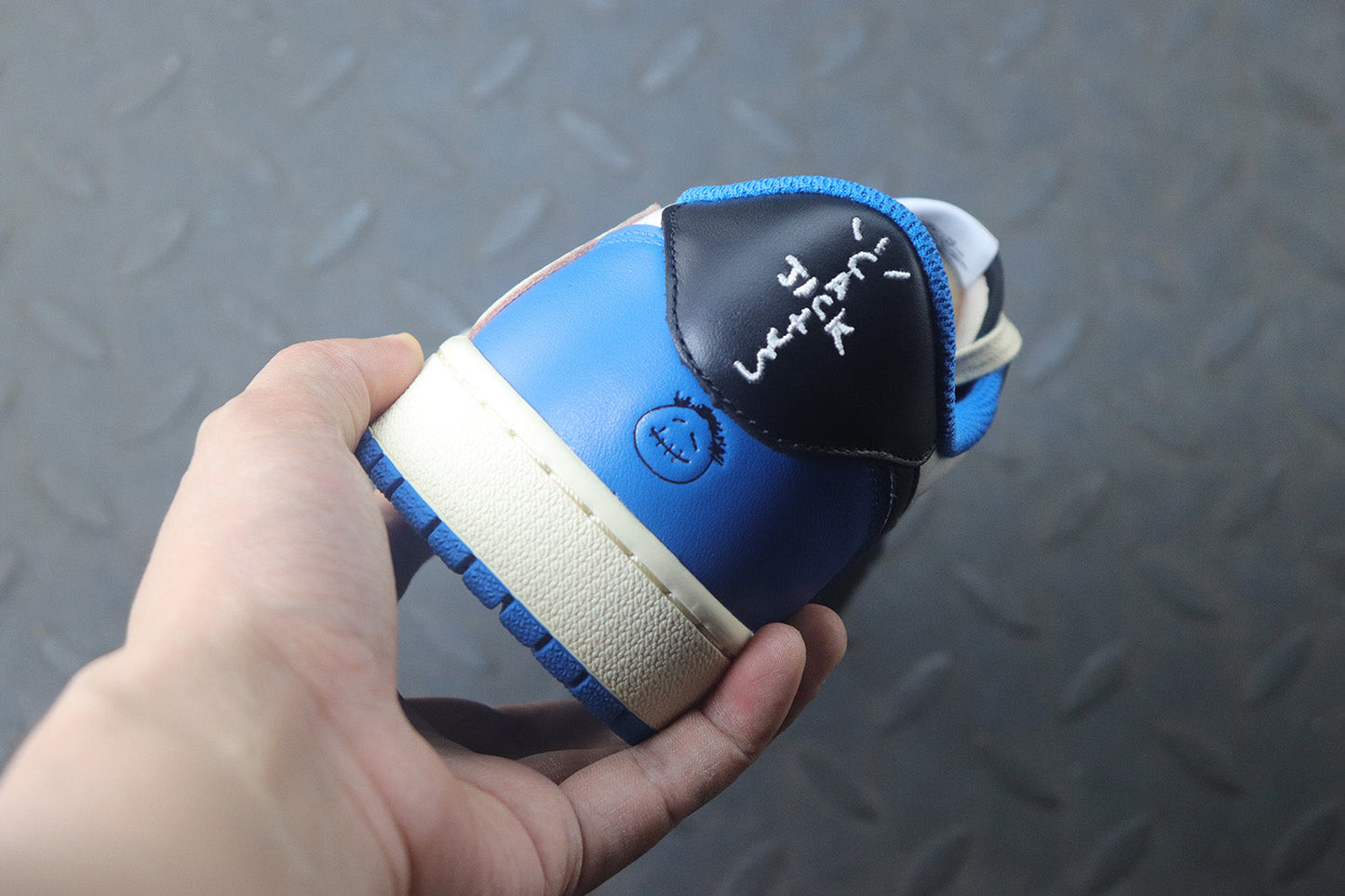 Travis Scott x fragment design x Air Jordan 1 Low OG "Military Blue"