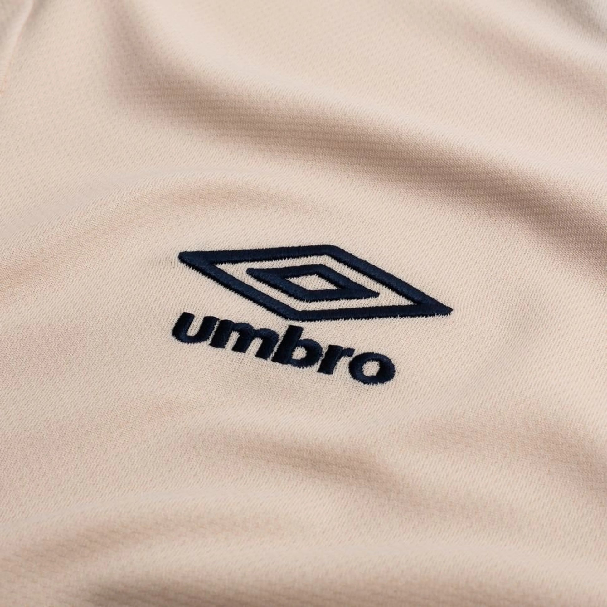Umbro logo view on the West Ham United 2025/26 Away Shirt