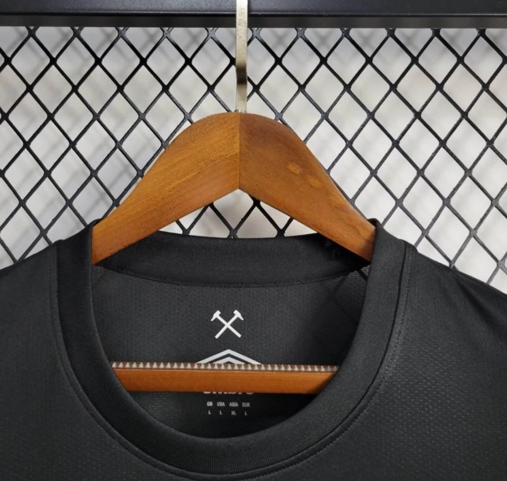 neck view of the West Ham United 2024/2025 Away Black Jersey