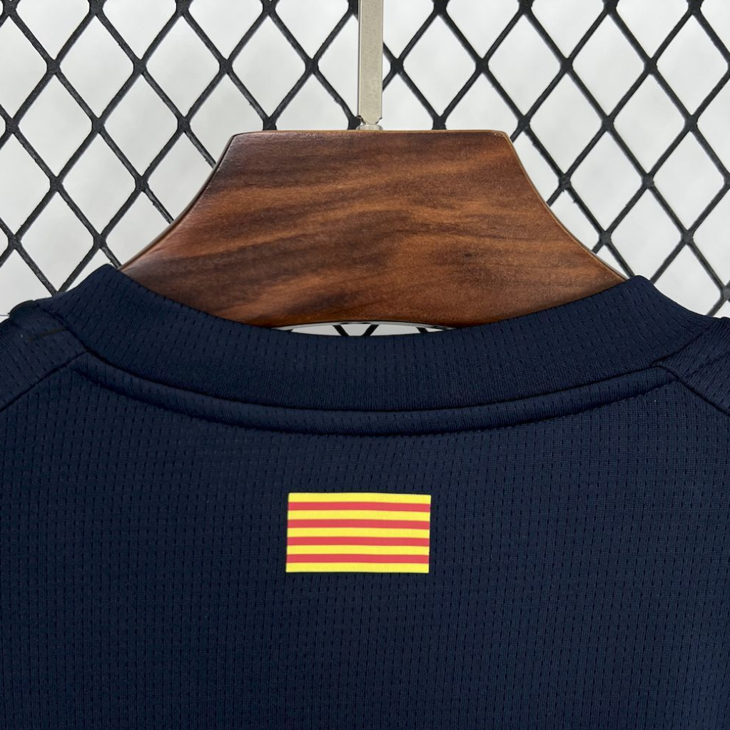 back neck view of the Girona 2025/26 Third Navy Jersey