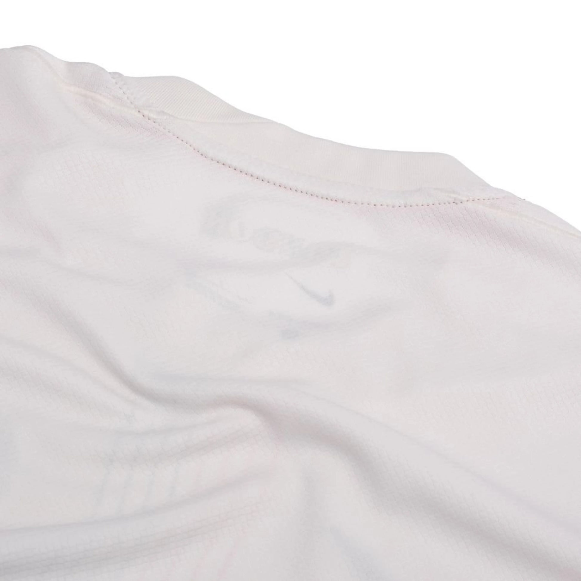 back neck view of the Nike Chelsea 2025/26 White Away Jersey
